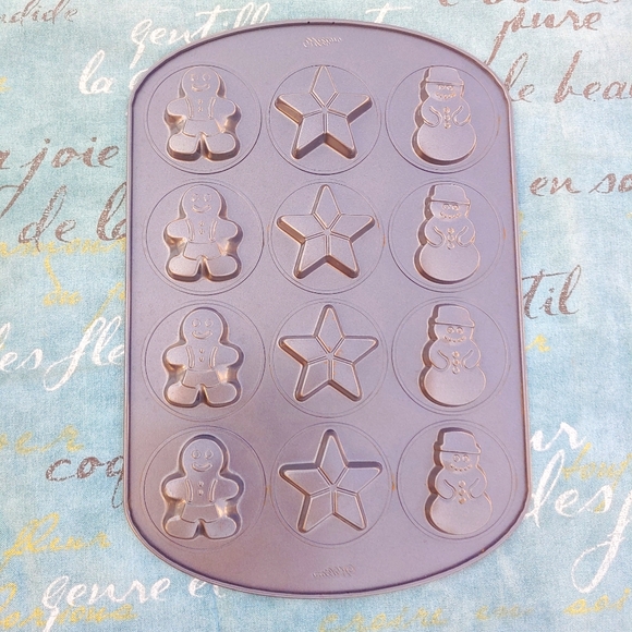 Wilton Other - Wilton Christmas cavity cookie pans